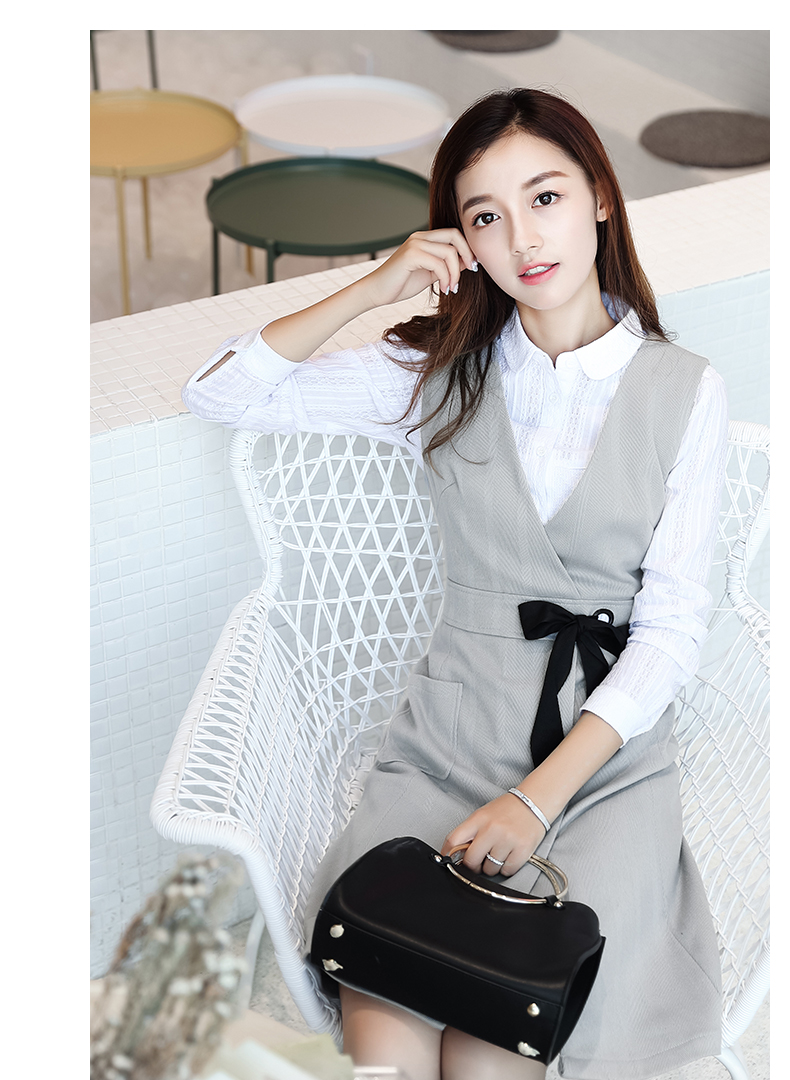 棉立方V领收腰韩版连衣裙银灰坐姿正面