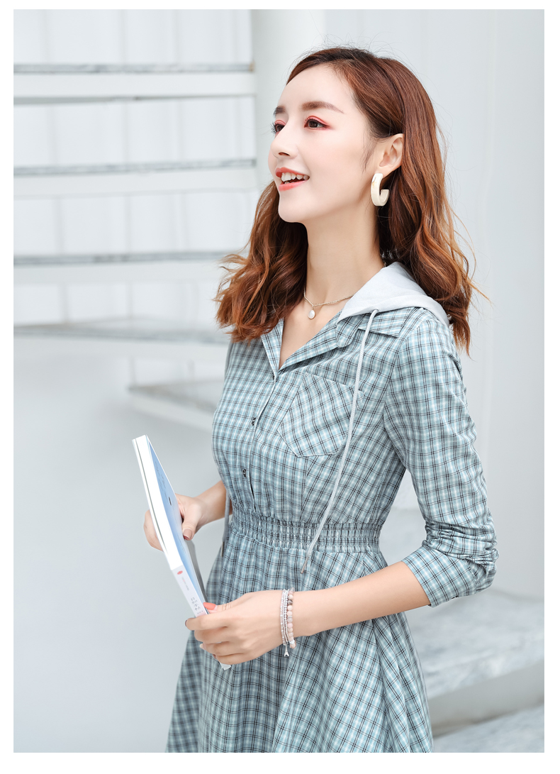 棉立方简约格子连衣裙灰白格左侧上身近照