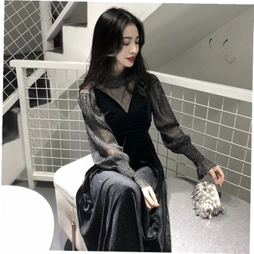 韩版复古chic两件套连衣裙坐姿右侧