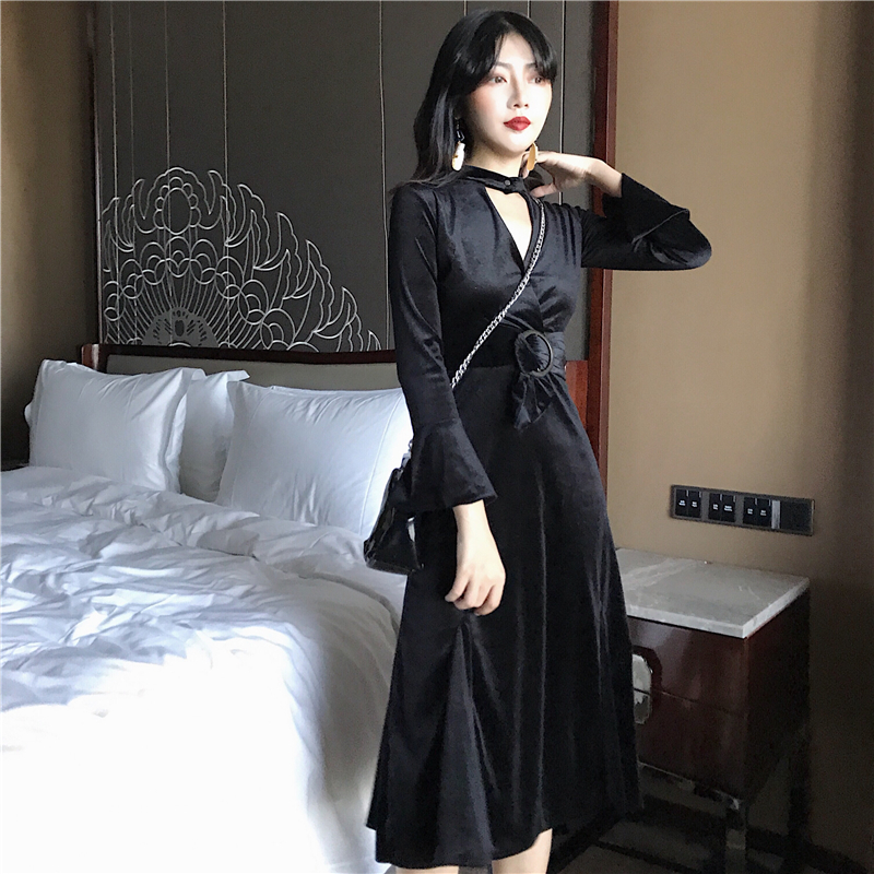 镂空V领挂脖绑带丝绒连衣裙黑色右侧